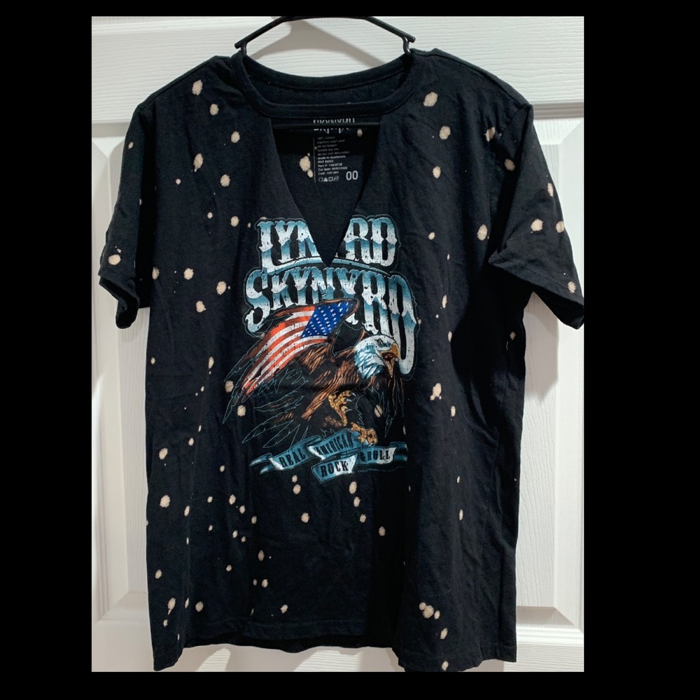 Torrid size 00 Lynyrd Skynyrd graphic t shirt